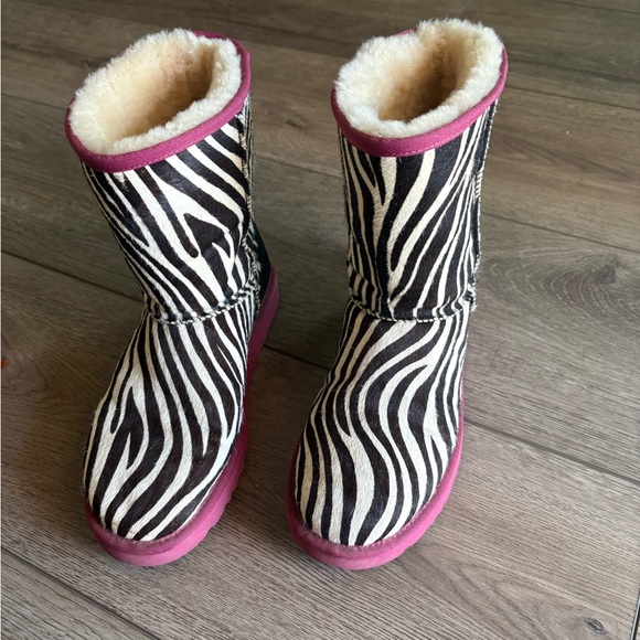 UGGs zebra print - Picture 1 of 7
